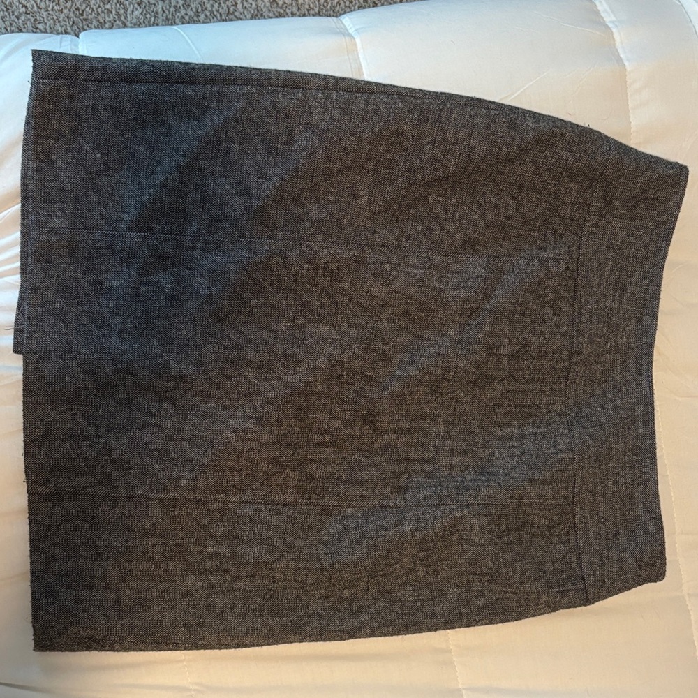 Saks Fifth Avenue Charcoal Pencil Skirt EUC